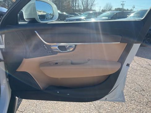 Certified 2025 Volvo V90 B6 Cross Country Ultra w/ Climate Package AWD/4WD image 12
