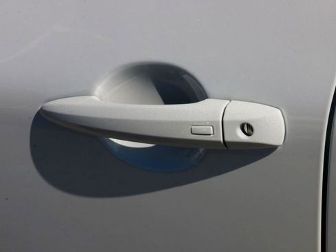 Used 2026 Nissan Rogue SV FWD image 10