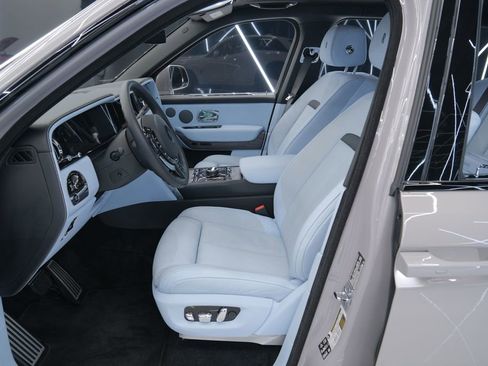 Used 2025 Rolls-Royce Cullinan AWD/4WD image 22