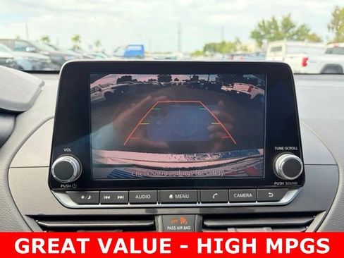 Used 2022 Nissan Altima 2.5 SV FWD image 23