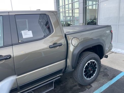 New 2026 Toyota Tacoma TRD Off-Road AWD/4WD image 5
