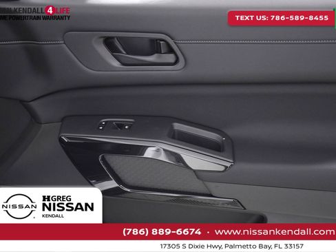 New 2024 Nissan Pathfinder SV w/ SV Premium Package image 31