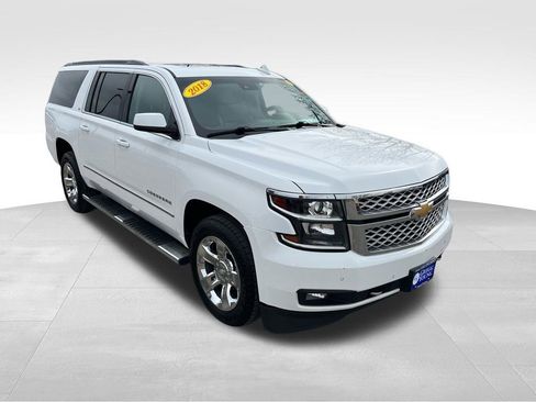 Used 2018 Chevrolet Suburban LT w/ LT Signature Package image 8