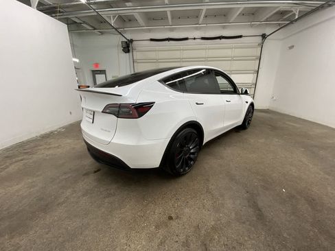 Used 2024 Tesla Model Y Performance image 6