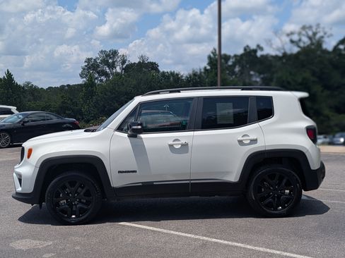 Used 2023 Jeep Renegade Altitude AWD/4WD image 6