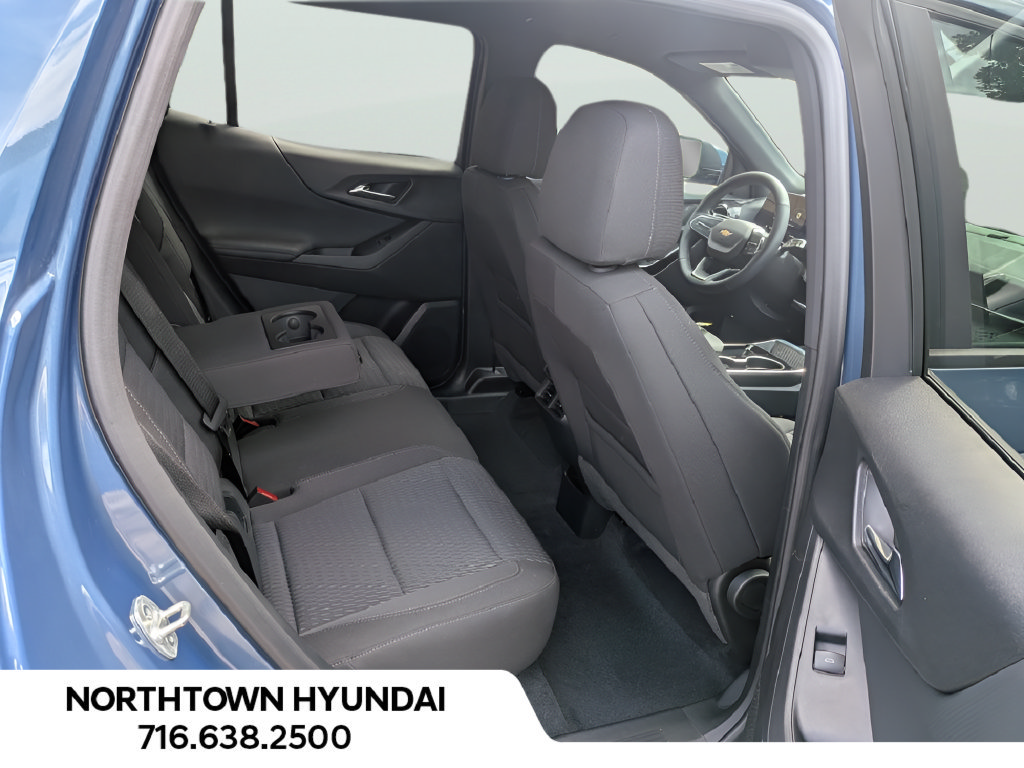 Used 2025 Chevrolet Equinox LT w/ Safety and Technology Package AWD/4WD image 33