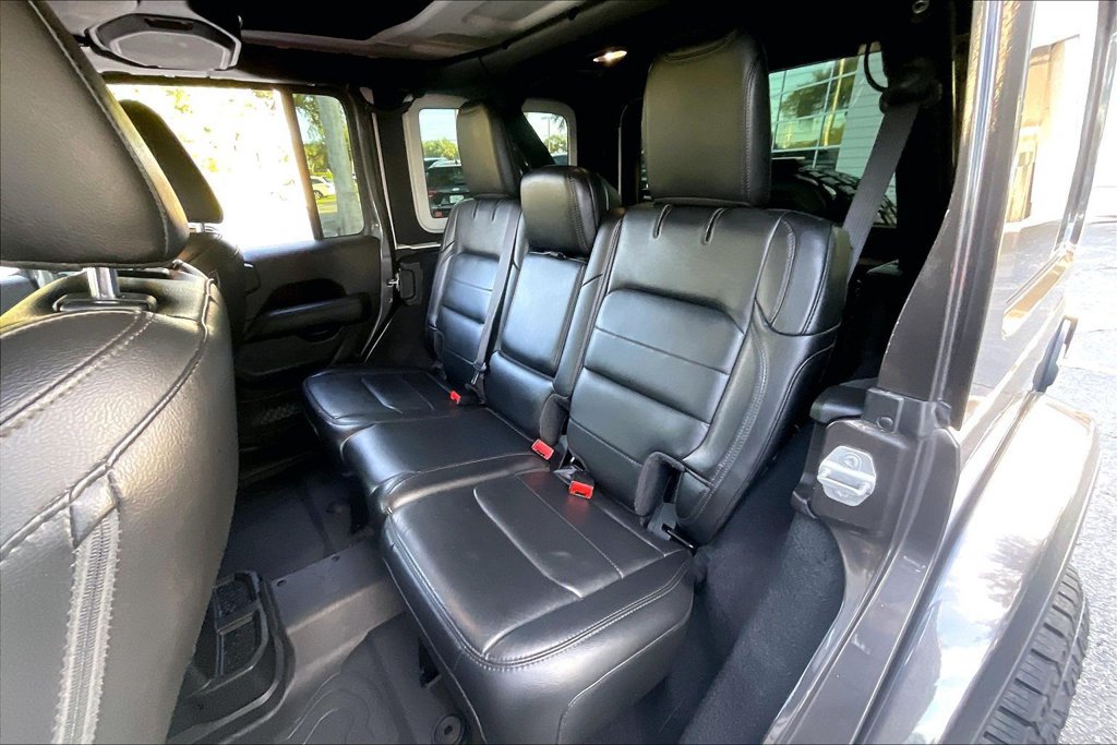 Used 2019 Jeep Wrangler Unlimited Sahara AWD/4WD image 14