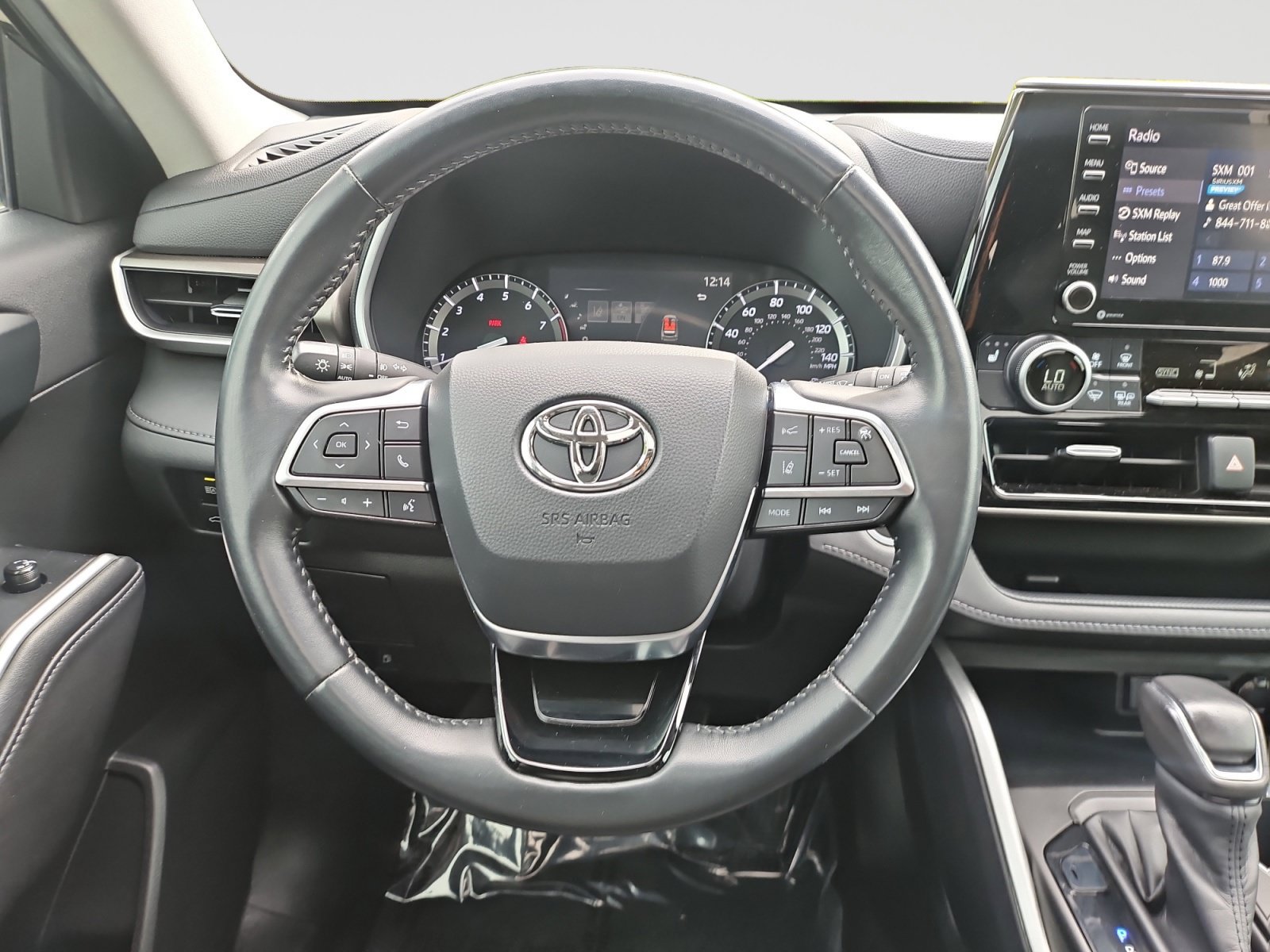 Used 2020 Toyota Highlander XLE FWD image 44