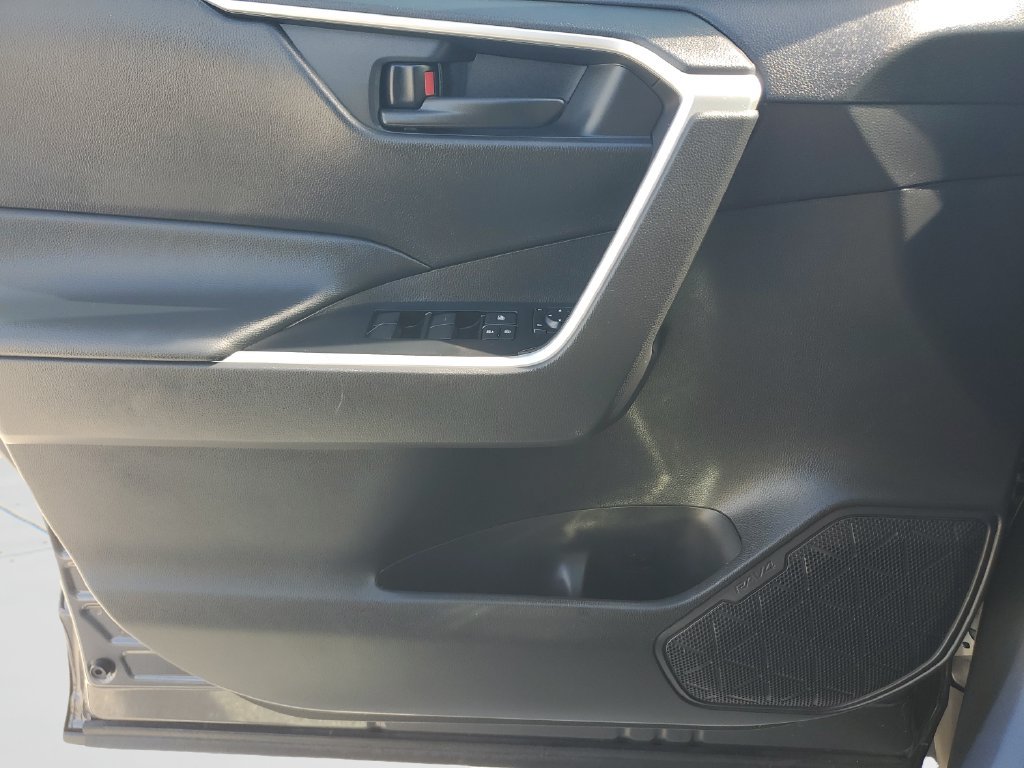 Certified 2025 Toyota RAV4 LE FWD image 18