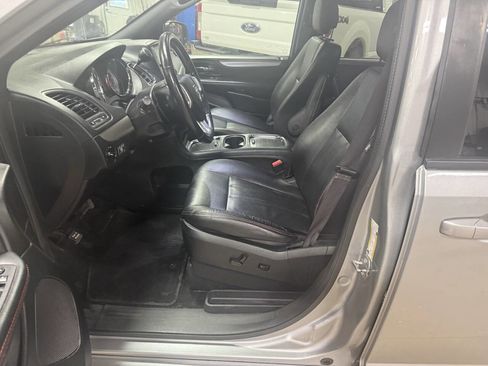 Used 2018 Dodge Grand Caravan GT image 36
