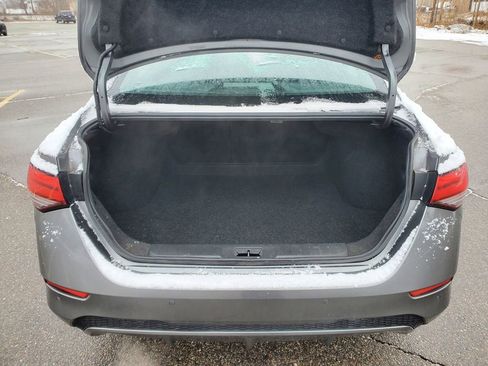 Used 2023 Nissan Sentra SV image 9