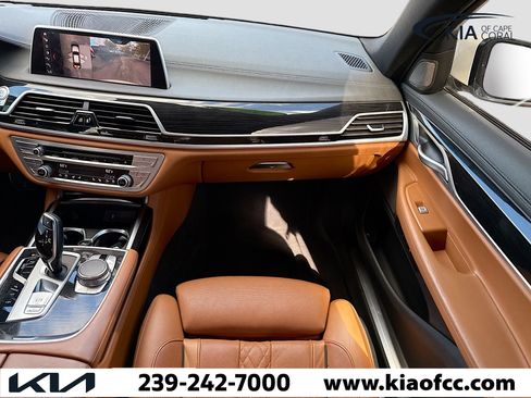 Used 2019 BMW 750i xDrive 750i xDrive w/ M Sport Package image 18