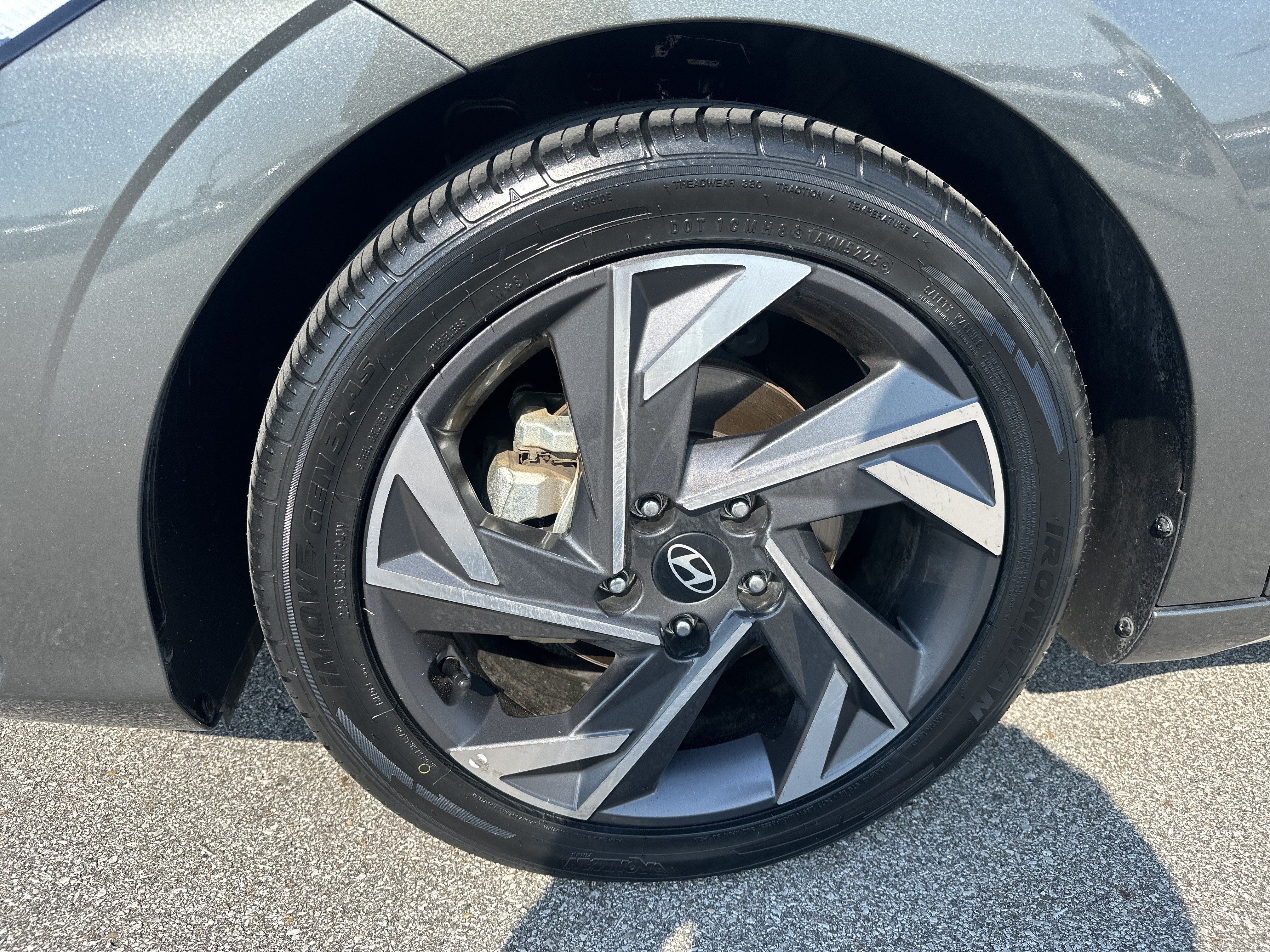 Used 2024 Hyundai Elantra Limited FWD image 8