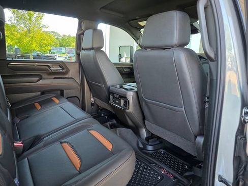 Used 2025 GMC Sierra 2500 AT4 AWD/4WD image 15