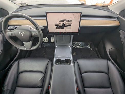 Used 2022 Tesla Model Y Performance image 18