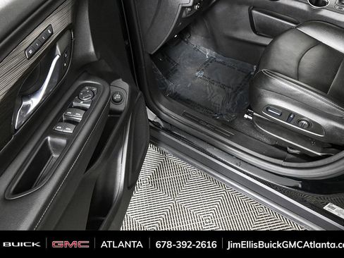 Used 2024 GMC Terrain SLT image 8