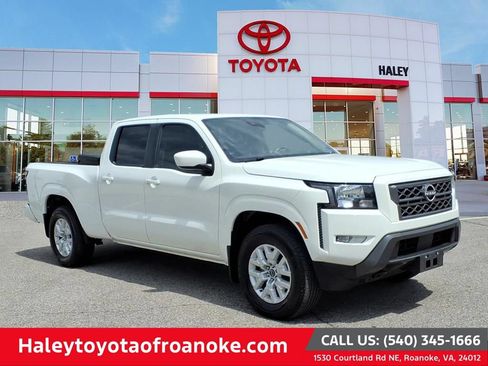 Used 2023 Nissan Frontier SV AWD/4WD image 1
