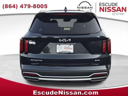 Used 2023 Kia Sorento EX w/ Panoramic Sunroof Package FWD image 4