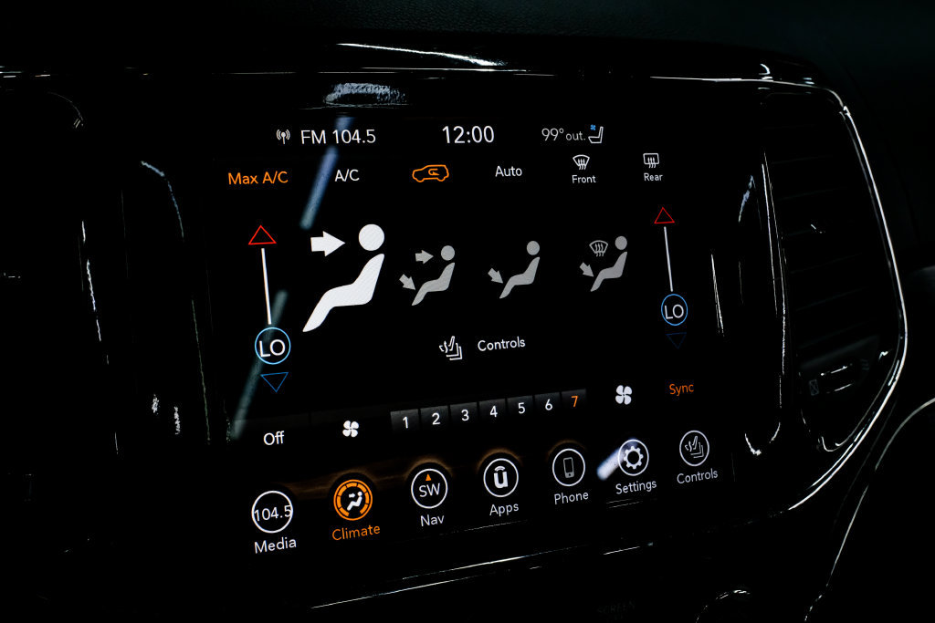 Used 2021 Jeep Grand Cherokee Summit AWD/4WD image 32