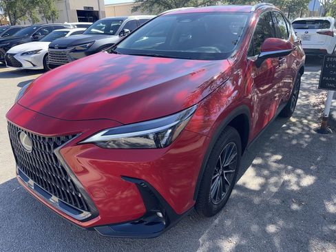 Used 2025 Lexus NX 250 FWD w/ Towing Package (2000 Lbs) image 2