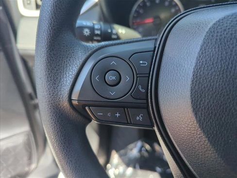 Used 2020 Toyota RAV4 XLE FWD image 12