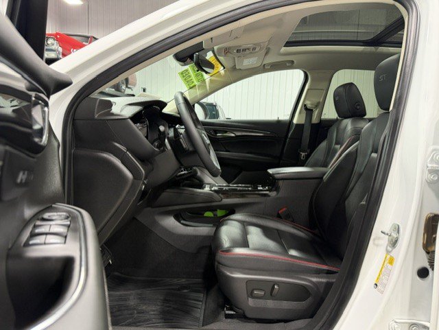Certified 2022 Buick Envision Essence w/ Technology Package II AWD/4WD image 13