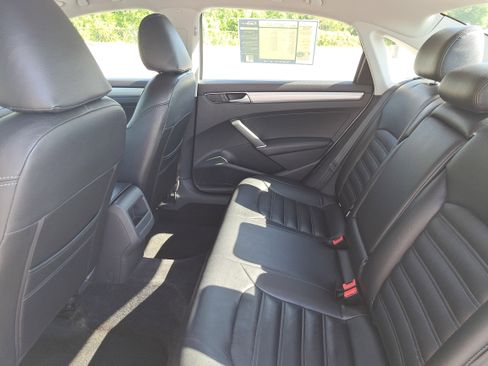 Used 2016 Volkswagen Passat 1.8T S w/ Lighting Package (P06) FWD image 13
