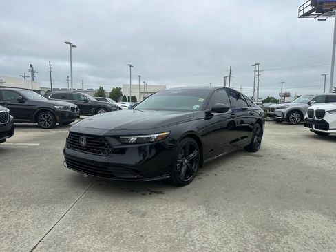 Used 2025 Honda Accord Sport image 1