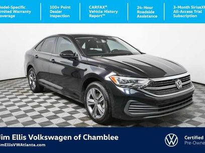 Used 2024 Volkswagen Jetta SE w/ Panoramic Sunroof Package