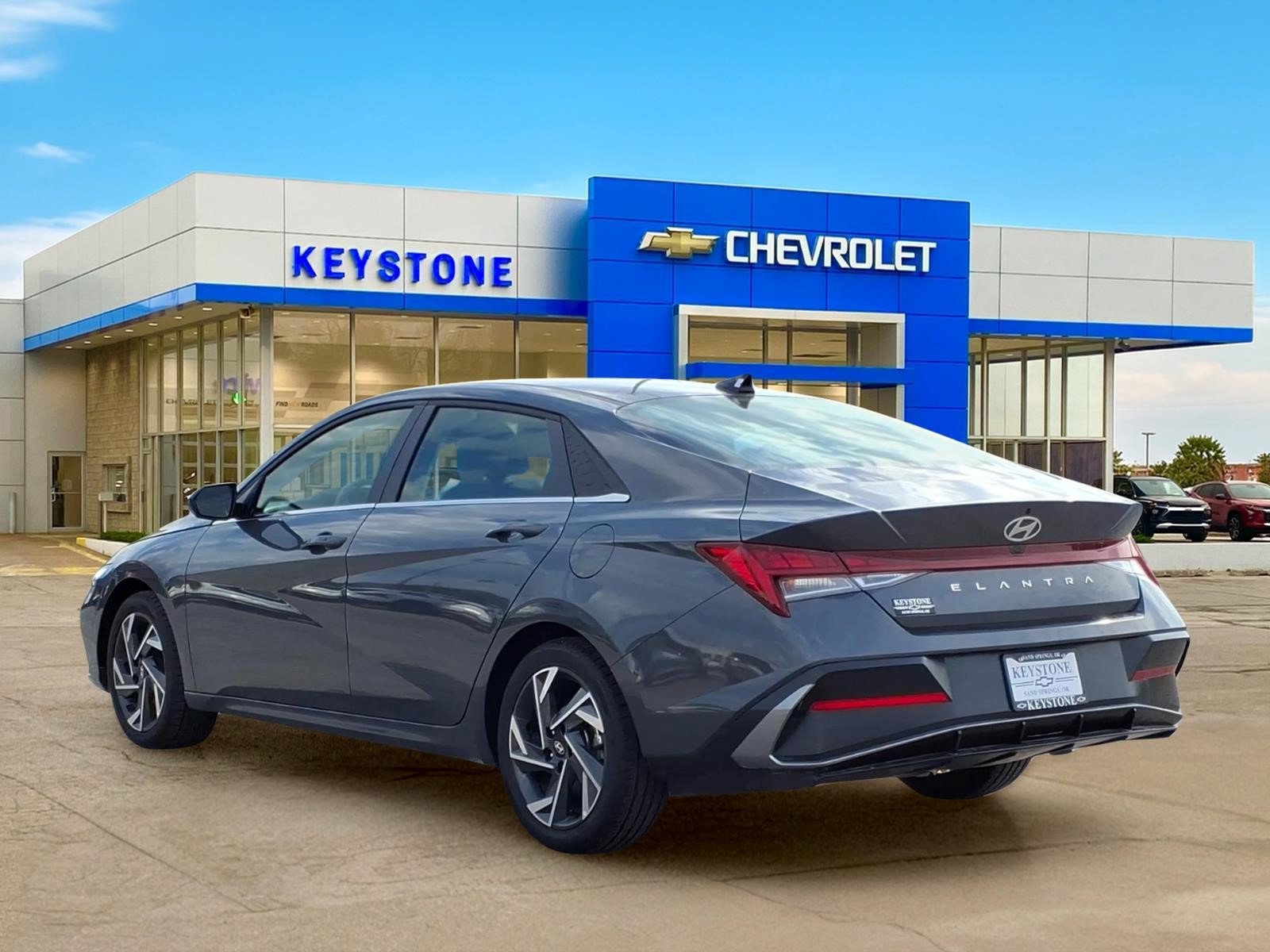 Used 2025 Hyundai Elantra SEL FWD image 5