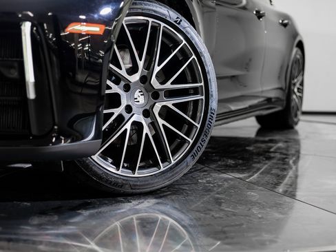 New 2026 Porsche Panamera image 12