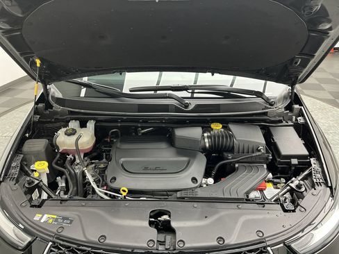 Used 2025 Chrysler Pacifica Select FWD image 28