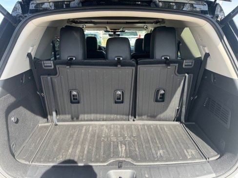 Used 2024 Nissan Pathfinder Platinum image 30