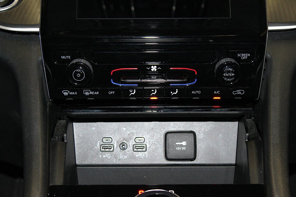 Certified 2023 Jeep Grand Cherokee Laredo X AWD/4WD image 21