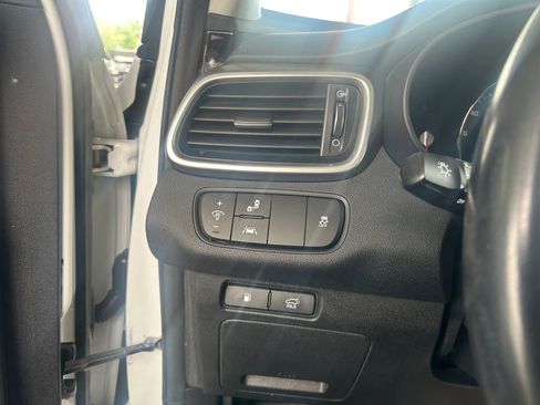 Used 2020 Kia Sorento EX AWD/4WD image 19