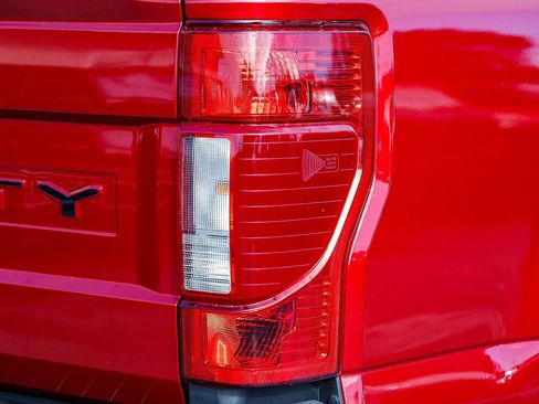 Used 2022 Ford F250 Lariat w/ Lariat Value Package image 8