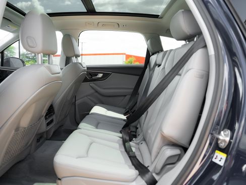 Certified 2022 Audi Q7 3.0T Premium Plus AWD/4WD image 23