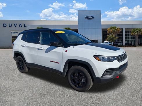 Used 2024 Jeep Compass Trailhawk image 2