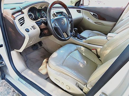 Used 2010 Buick LaCrosse CXL w/ Luxury Package FWD image 11