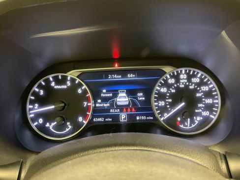 Used 2022 Nissan Sentra SV image 2