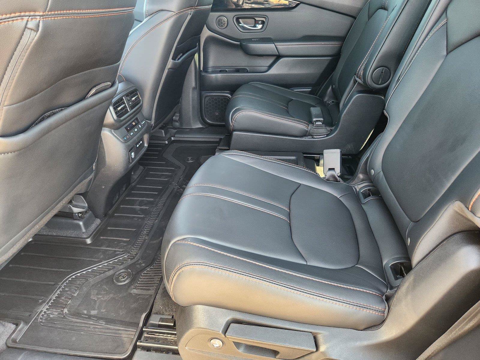 Used 2025 Honda Pilot TrailSport image 21