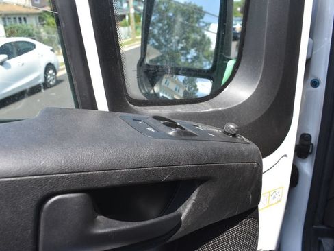 Used 2026 RAM ProMaster 2500 w/ Convenience Group FWD image 13