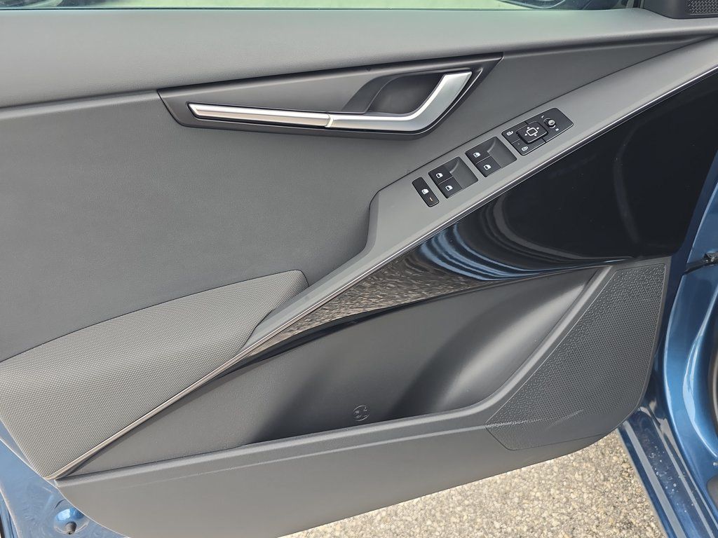 New 2026 Kia Niro Wind FWD image 18