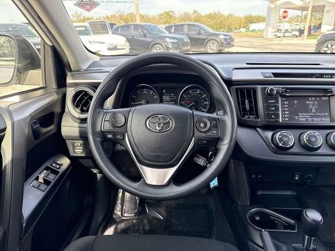 Used 2017 Toyota RAV4 LE image 20