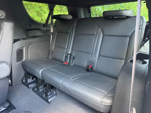 Used 2025 GMC Yukon XL Denali AWD/4WD image 56