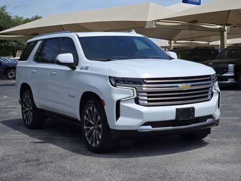 Certified 2023 Chevrolet Tahoe High Country AWD/4WD image 2
