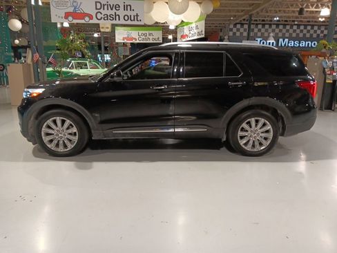 Used 2020 Ford Explorer Limited AWD/4WD image 9