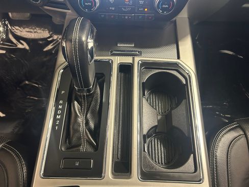 Used 2016 Ford F150 Lariat w/ Equipment Group 502A Luxury AWD/4WD image 6