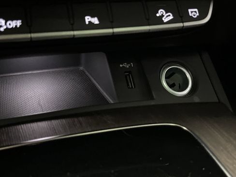 Used 2023 Audi Q5 2.0T Premium w/ Convenience Package image 23