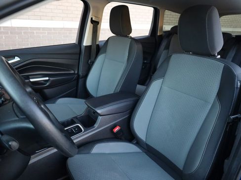 Used 2019 Ford Escape SE image 17